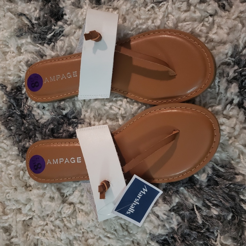rampage NWT tan and white sandal